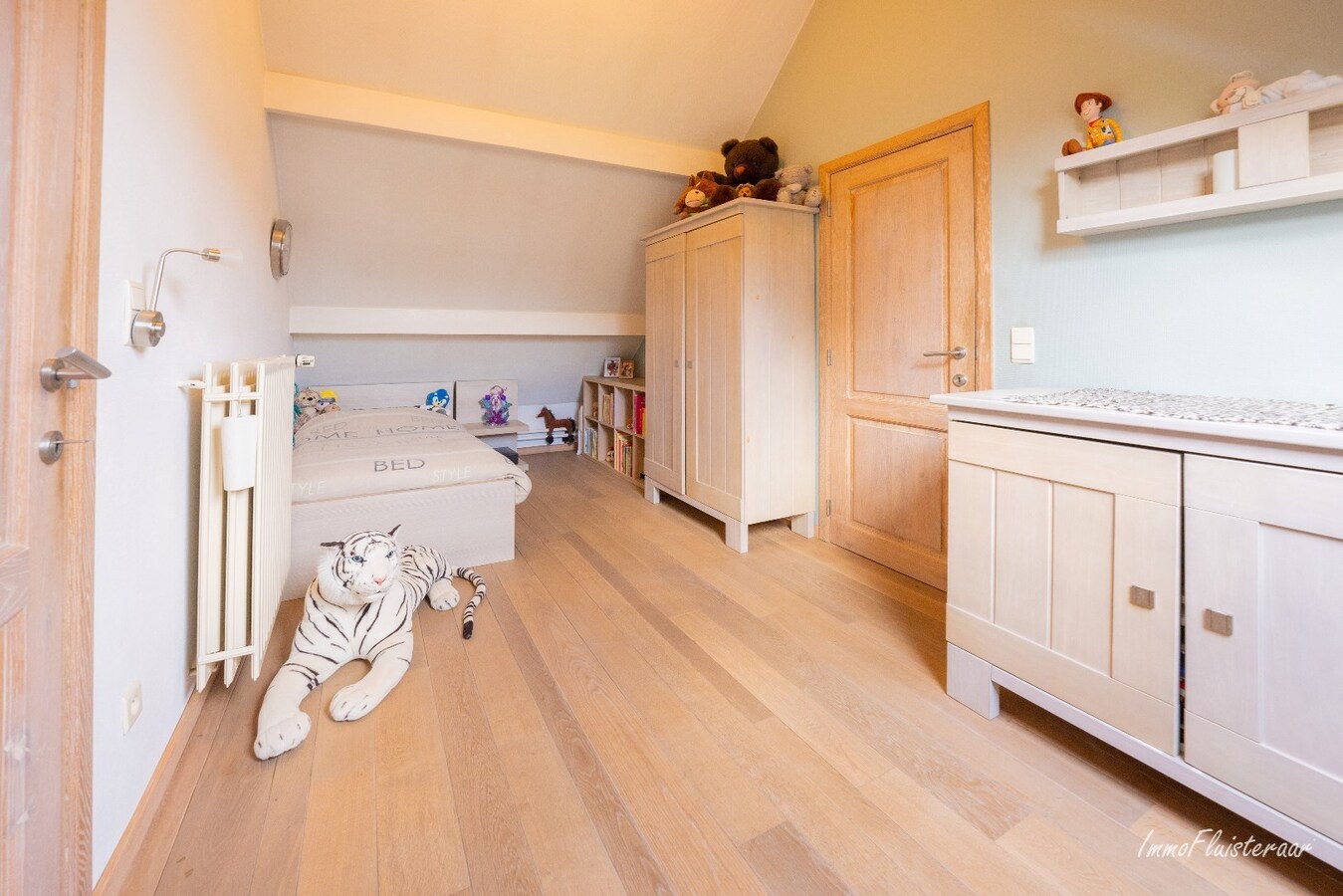 Prachtige villa met hippische accommodatie en binnenpiste op ca. 2ha te Paal 