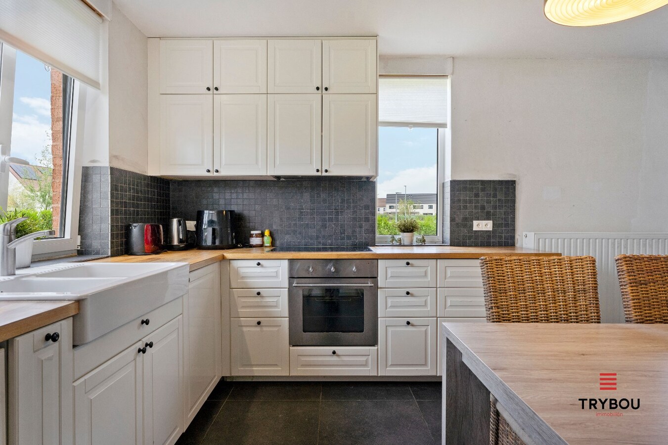 Uitstekend gelegen, halfopen bebouwing met 4 slaapkamers te Ruislede 