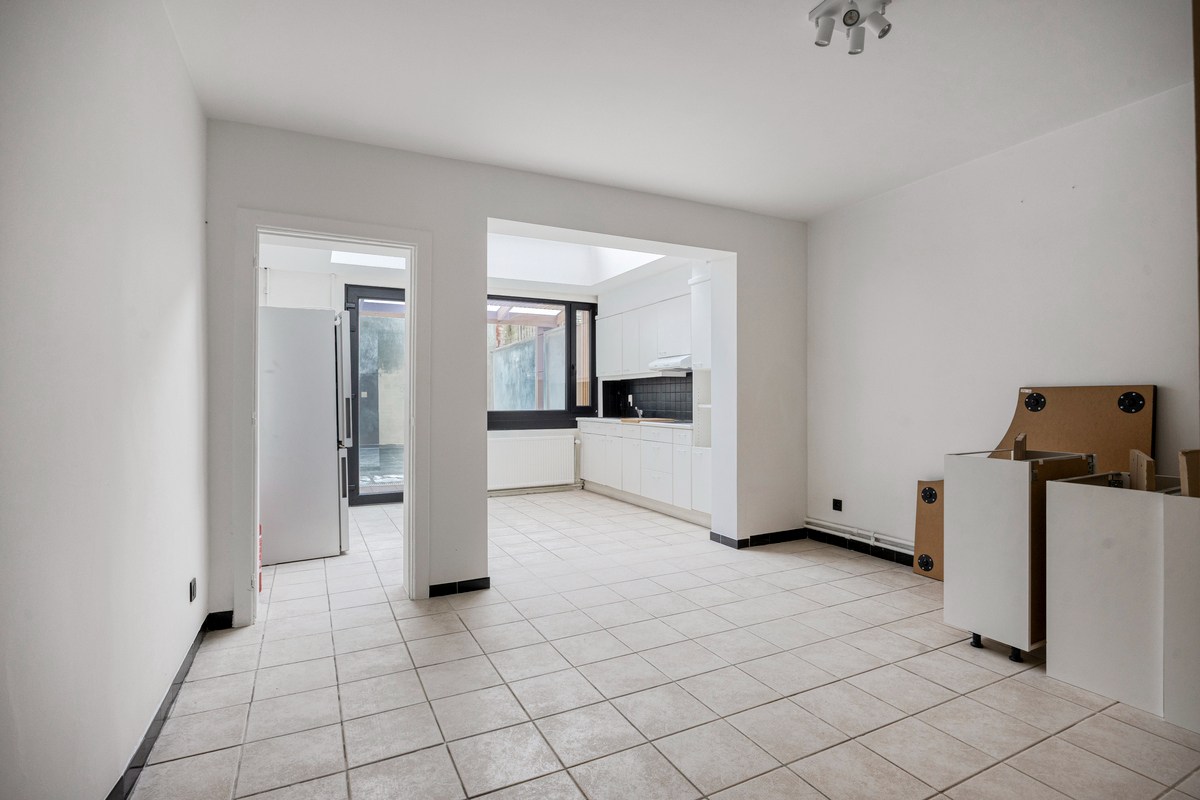 Woning met 4 slaapkamers, 2 badkamers, terras in centrum Leuven ! – EPC 187 kWh/m² - bewoonbare opp. 184m² 
