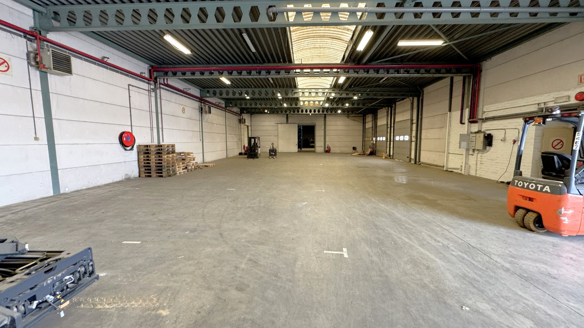 Logistiek bedrijfspand te huur industriezone TSS te Temse