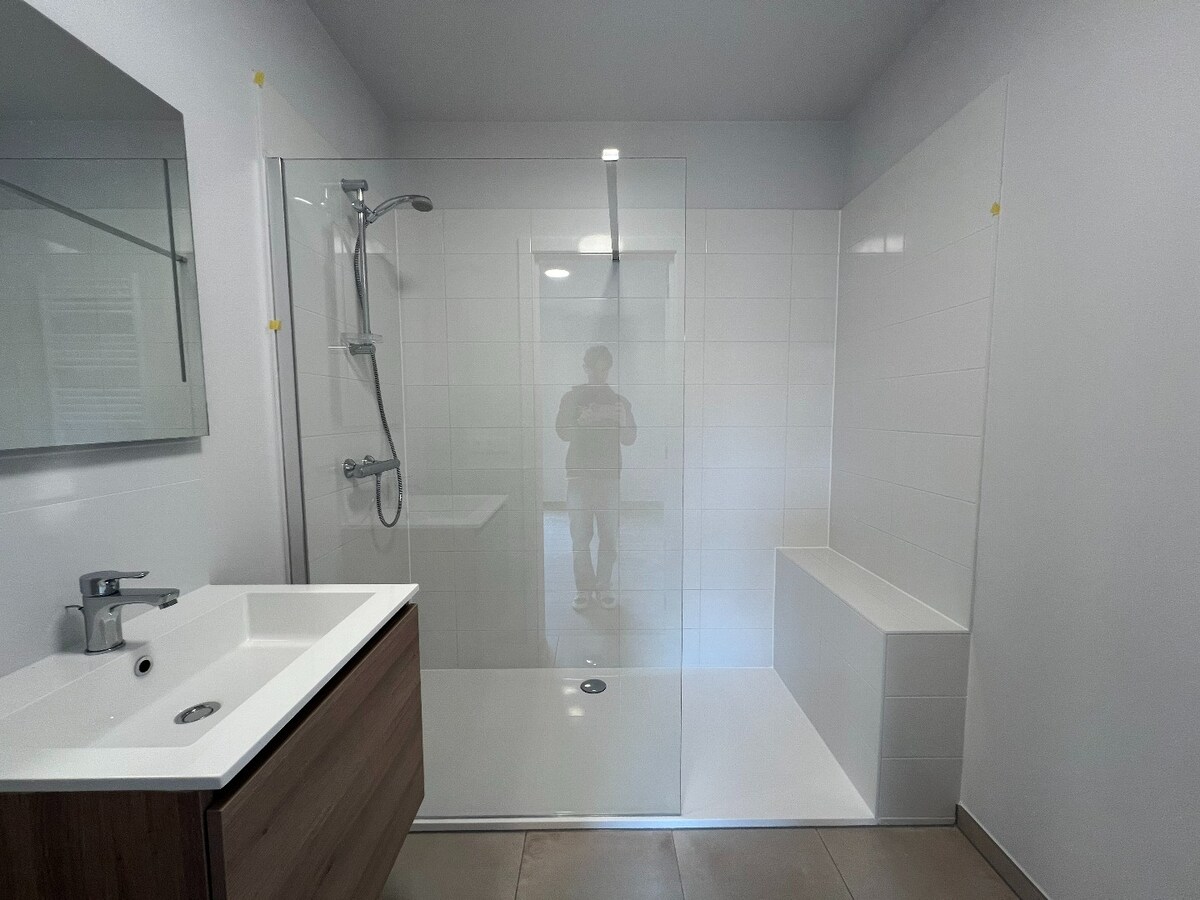 Nouvel Immeuble Basse Energie. Proche de toutes commodités! 