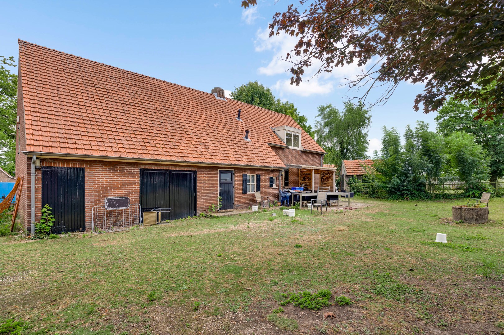 Woonboerderij te koop in Weert