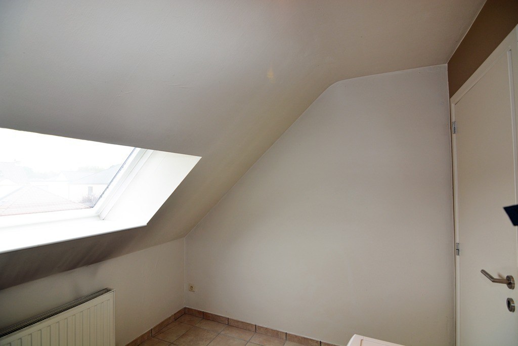 Energiezuinig appartement met 2 slpks, terras en inpandige garage. 