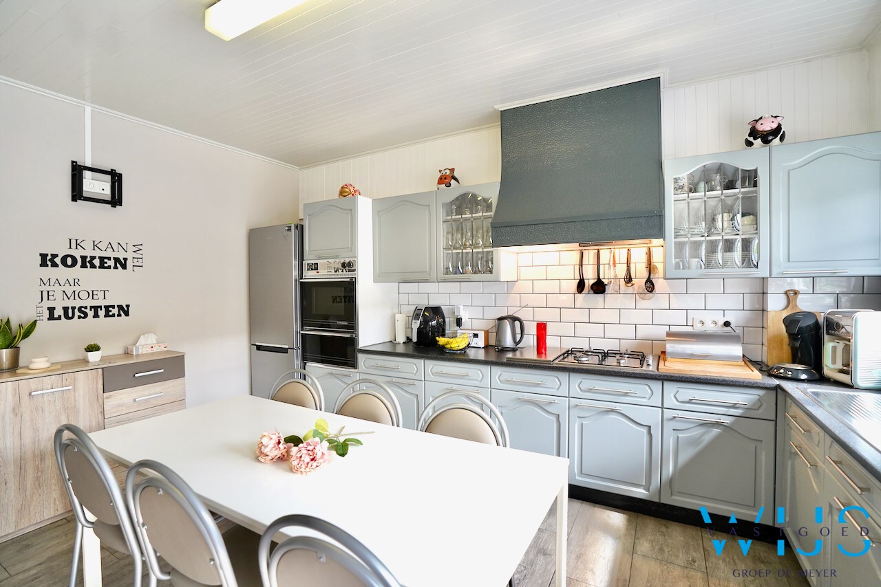 Bungalow met zwembad &amp; bijgebouw te Ertvelde ! 