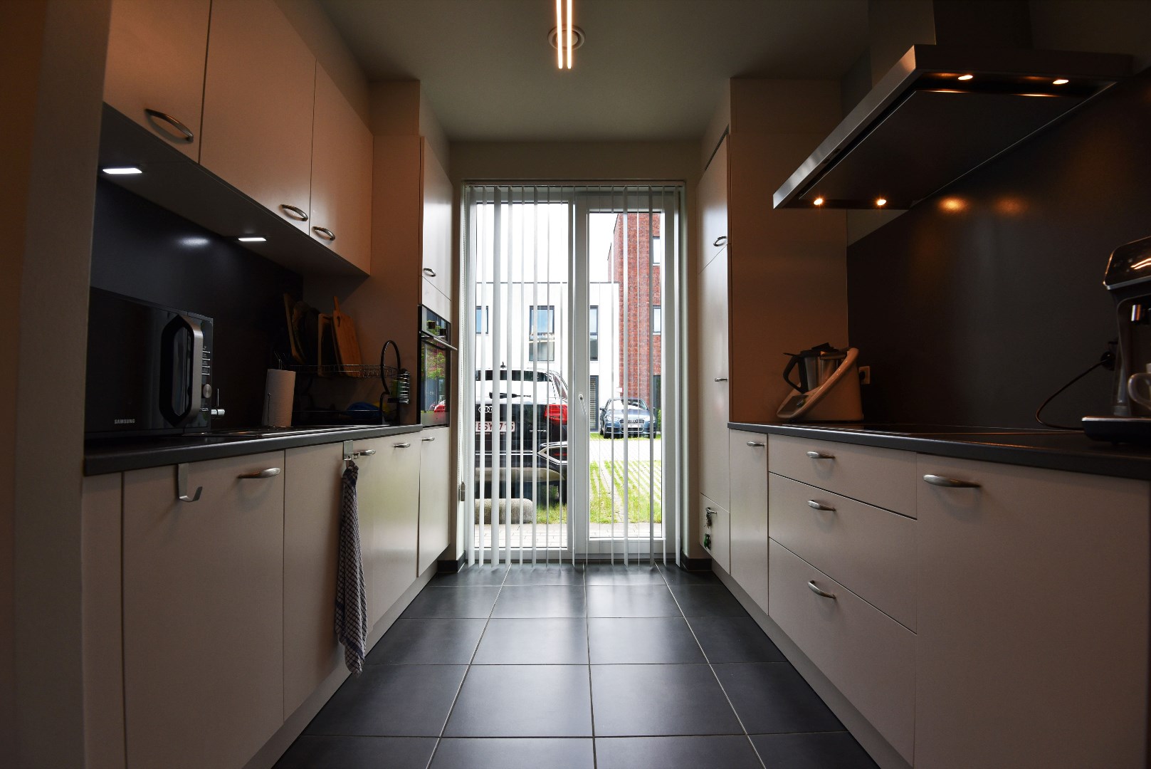 Recente woning met 3 slpks, tuin en 2 parkeerplaatsen te centrum Maldegem 