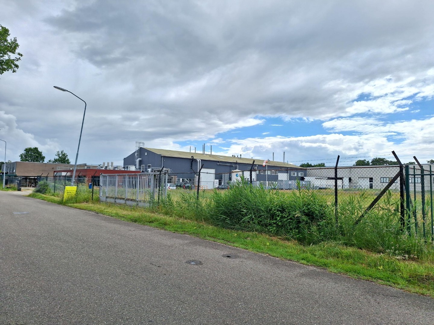 Bedrijfsterrein te koop in Weert