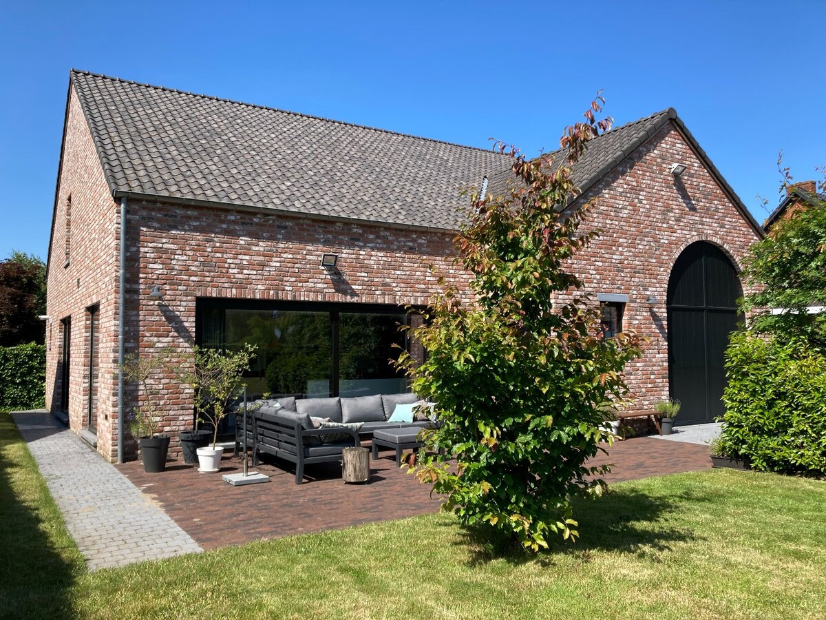 Prachtige villa op een perceel van 11 are 