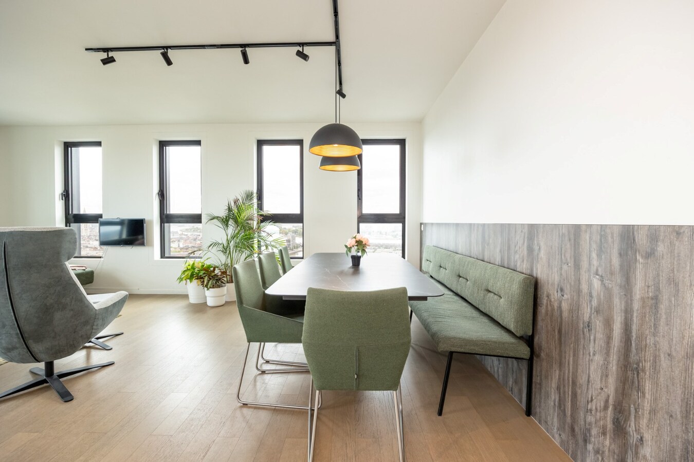 Stijlvol appt. met terras in de 'London Tower' op 't Eilandje! 