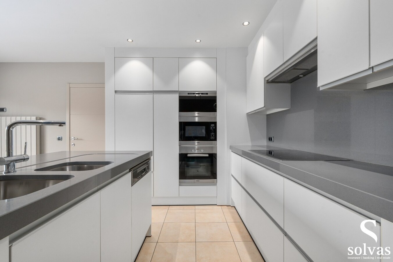 Prachtige open bebouwing met 4 slaapkamers in Poesele, bouwjaar 2000, op 1070m² perceeloppervlakte, 270m² bewoonbare oppervlakte 