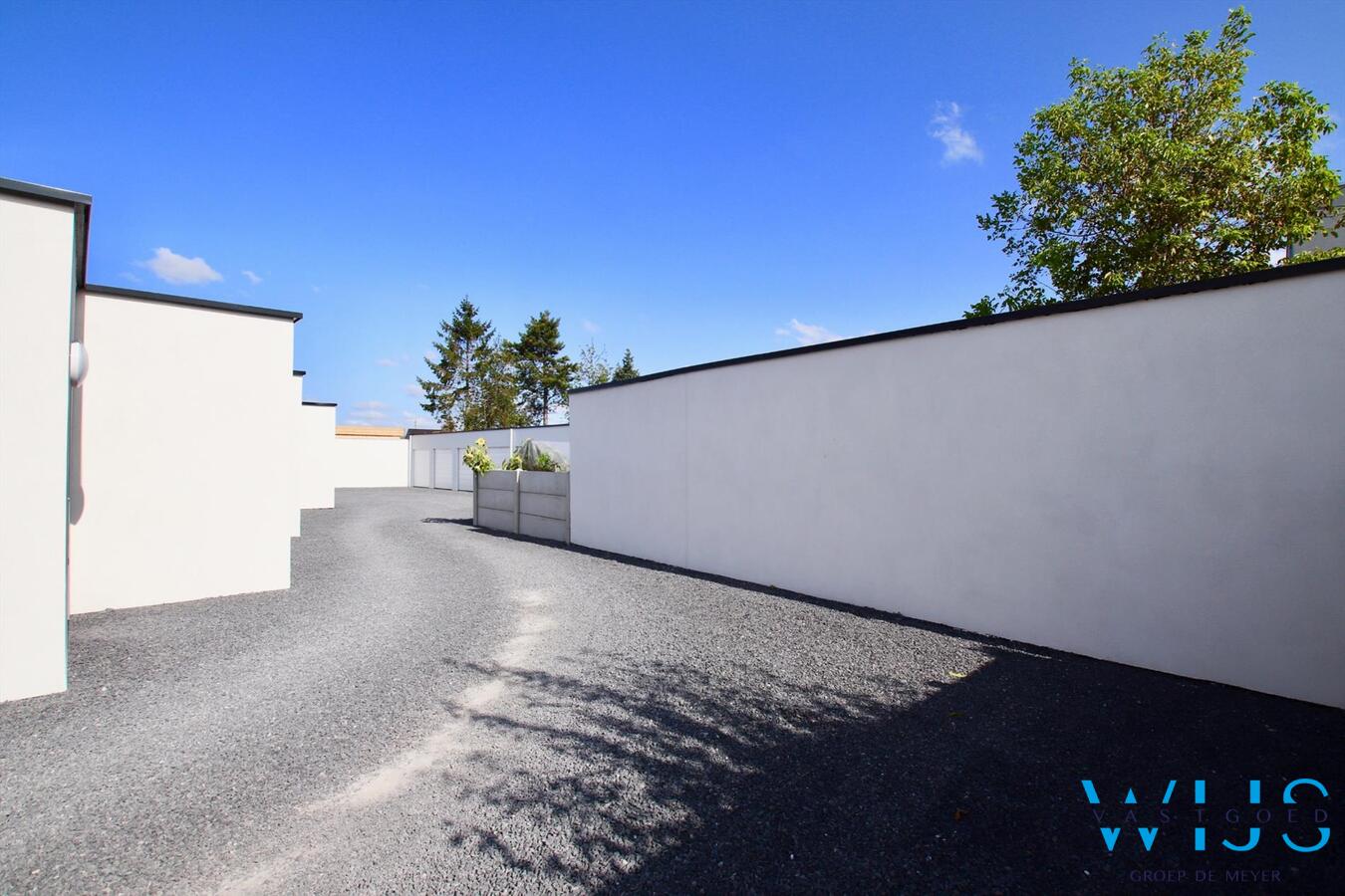 Gelijkvloers appartement met TUIN &amp; GARAGE te Zelzate! 