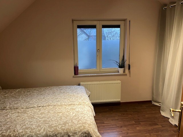 LUBBEEK - Mooie woning met 3 slk, garage en tuin 