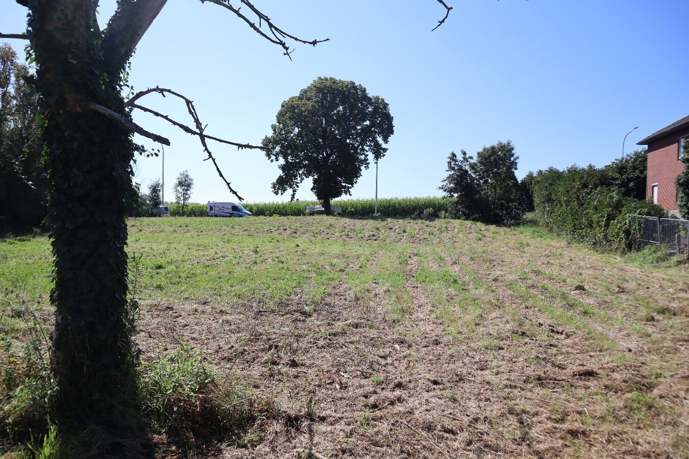 Bouwgrond Handelspand + Eengezinswoning 23 are 49 ca 