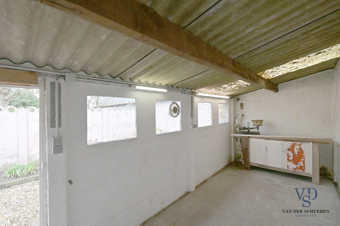 Te renoveren gezinswoning. 