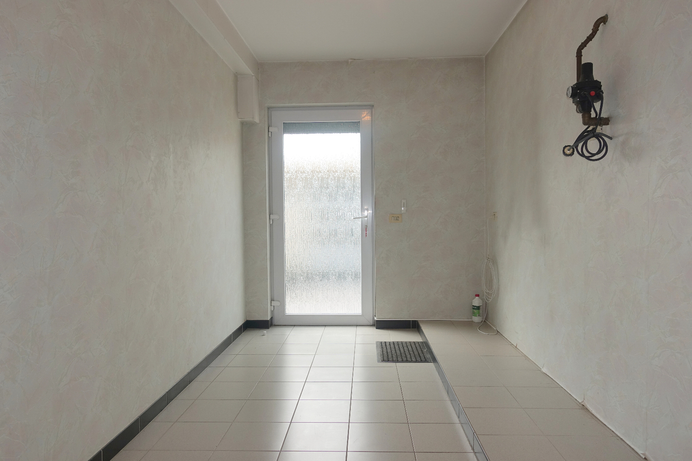 Instapklare halfopen woning 