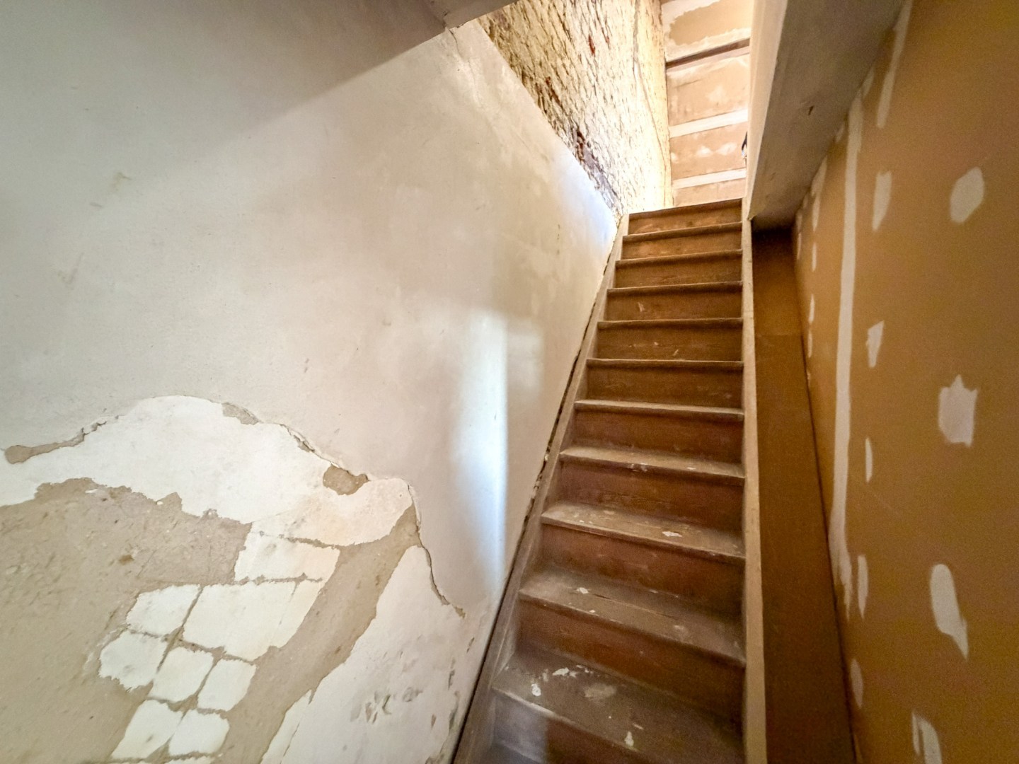 Leuke starterswoning met 2/3 slpk en terras, gunstig gelegen in Lichtervelde 