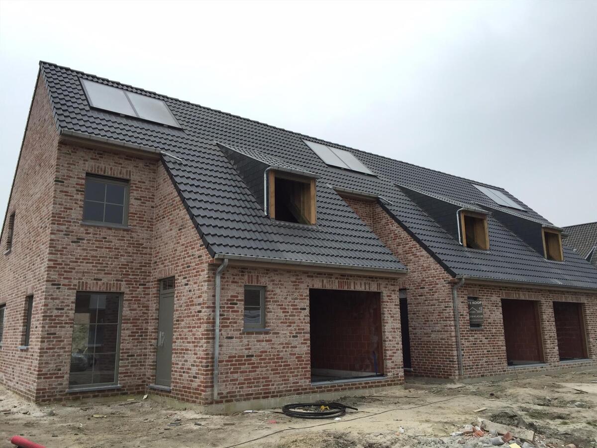 PRACHTIGE WONING IN LANDELIJKE STIJL TE BREDENE DORP 