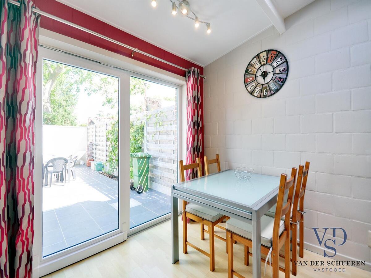 Hippe woning  op amper 350 m van het  UZ !   TOPPER !! 