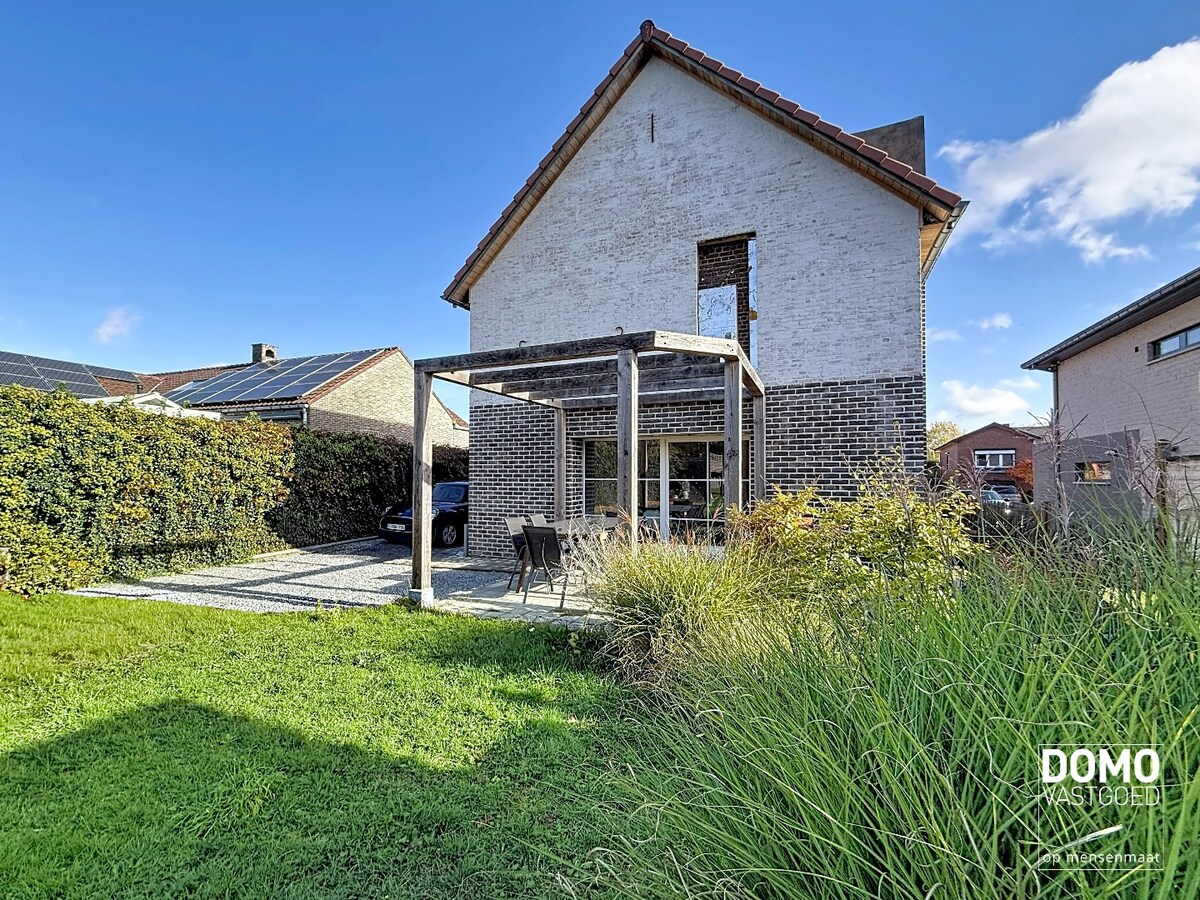 Ruime charmante woning met 3 slaapkamers - 244m² - EPC: B 