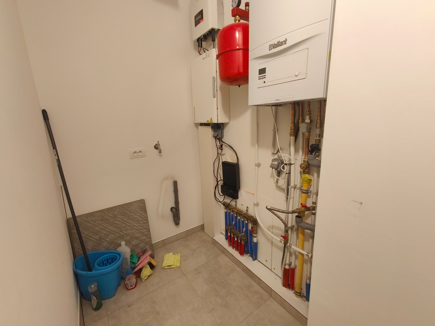 Modern appartement met 1 slaapkamer en ondergrondse autostaanplaats in het centrum van Ardooie 