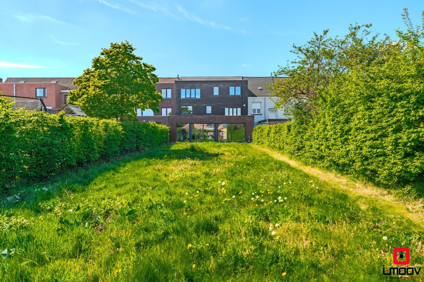 Modern appartement met uitzonderlijk grote tuin en kwalitatieve afwerking te Oostakker 