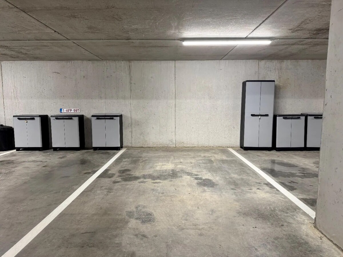 Nieuwbouwappartement met autostandplaats te Izegem 