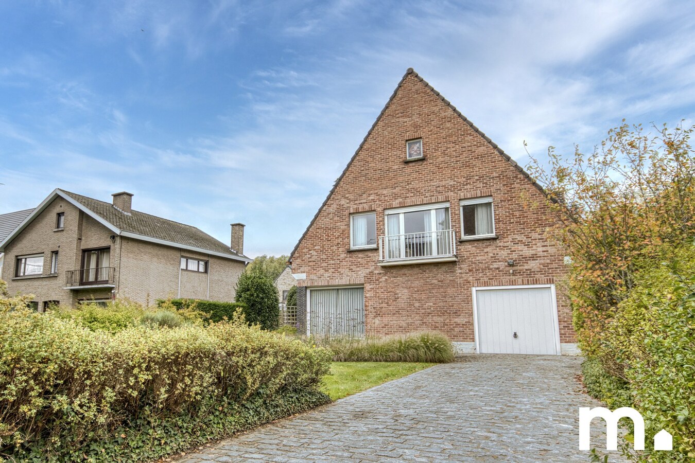Alleenstaande villa met 4 slaapkamers en zonnige tuin te Harelbeke op 1005 m² 