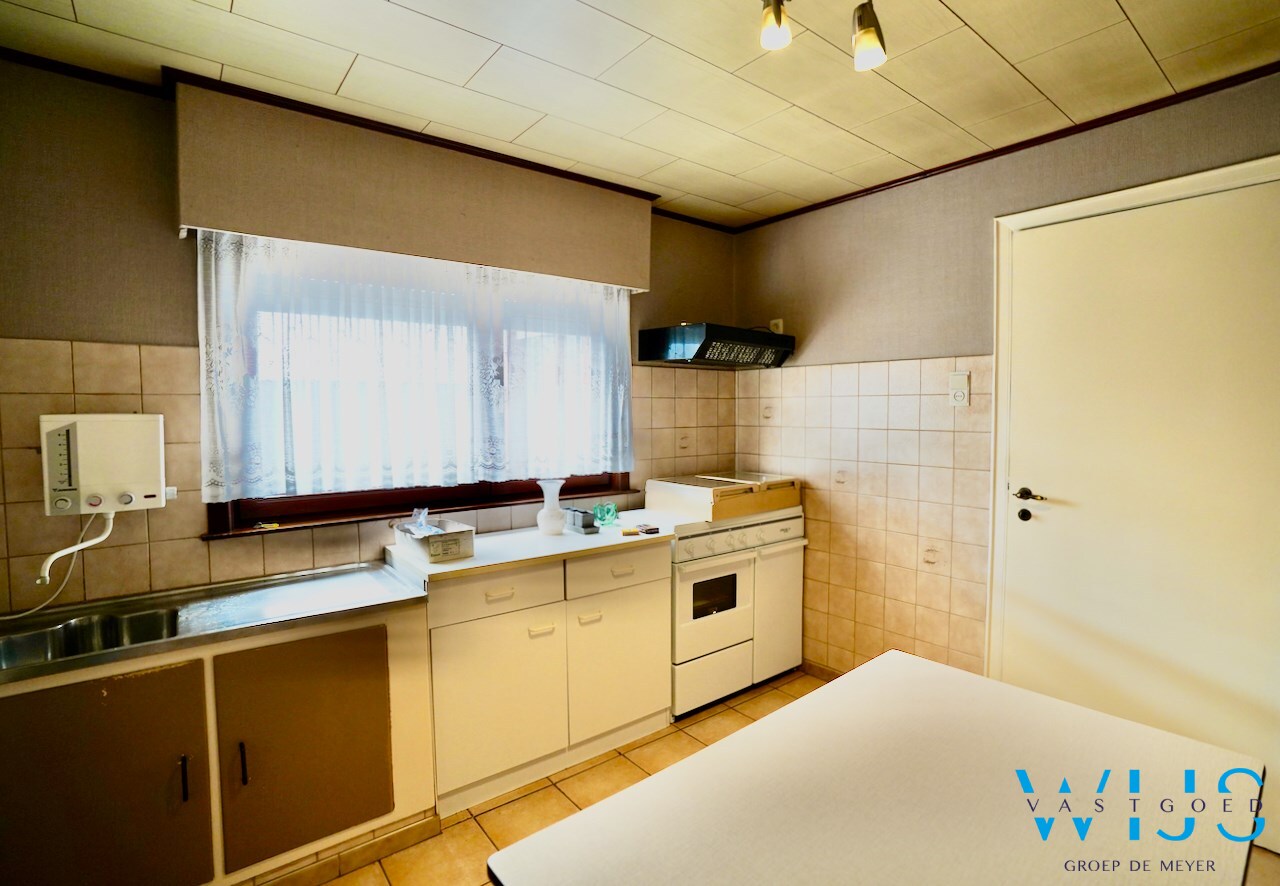 Stevig woonhuis centraal in Ertvelde ! 