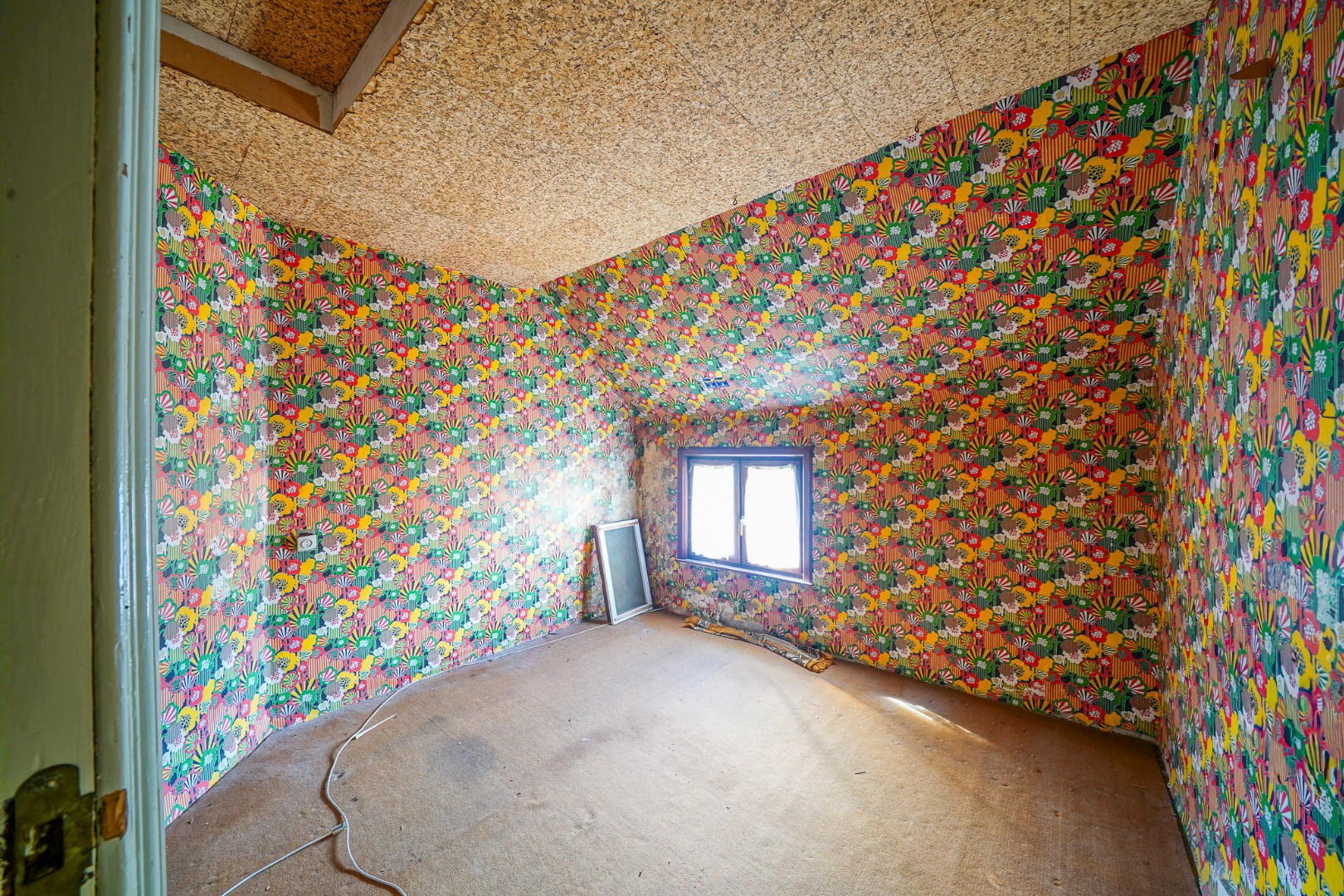 Te renoveren woning met voortuin, achtertuin op rustige ligging nabij het centrum 