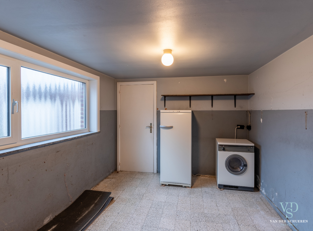 Degelijke, op te frissen Half Open Bebouwing. 