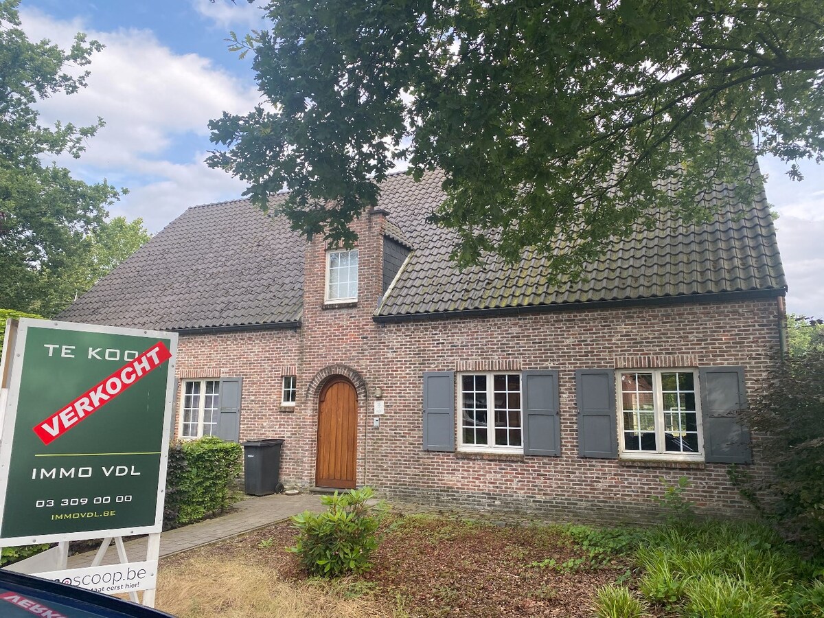 Villa met 3 slaapkamers op een mooi perceel van 1.606 m²  te Zoersel 