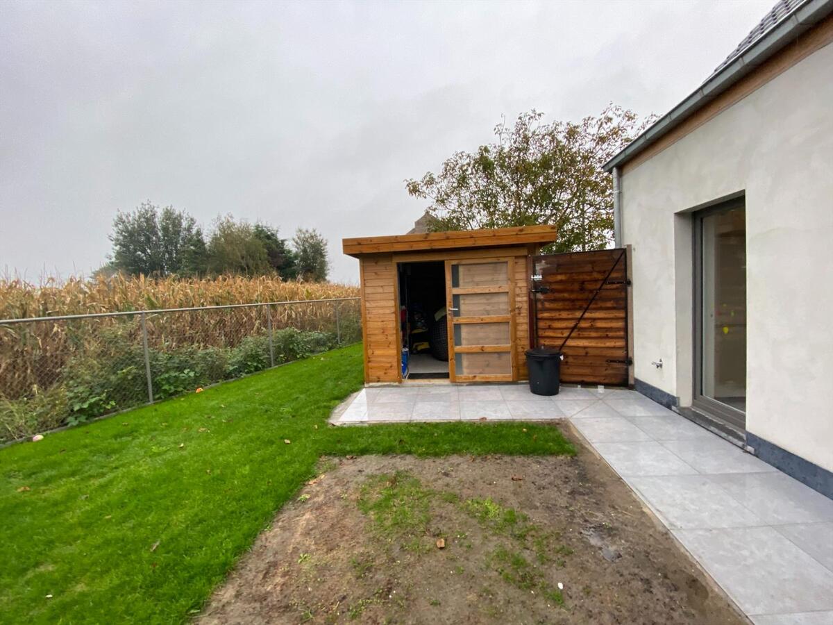 Volledig gerenoveerde, vrijstaande woning met 2 slaapkamers 