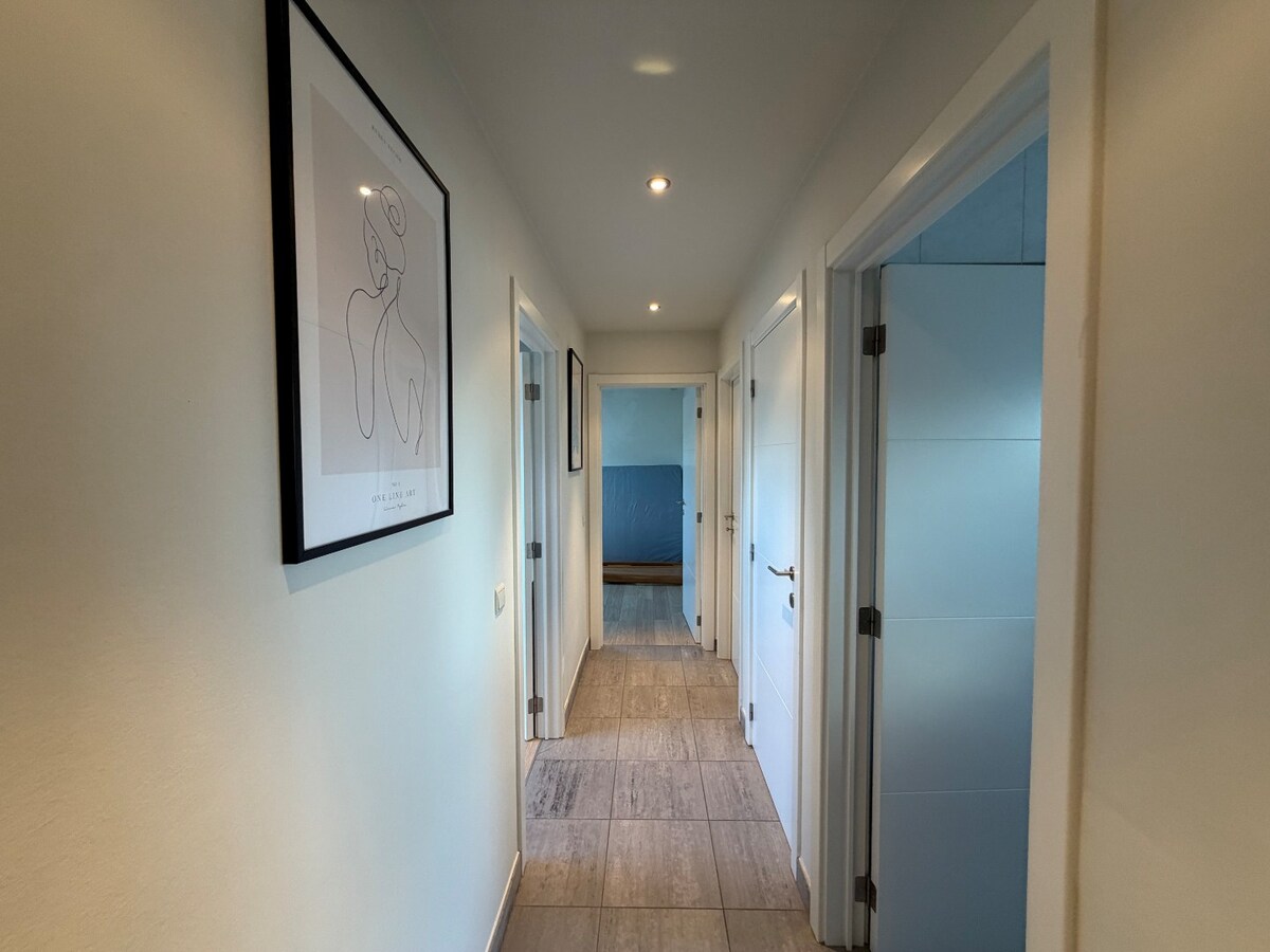 Ruim en lichtrijk dakappartement te Asper. 
