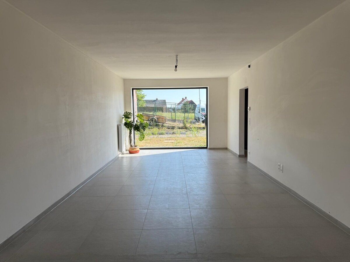 Instapklare nieuwbouwwoning in rustige recente woonwijk 