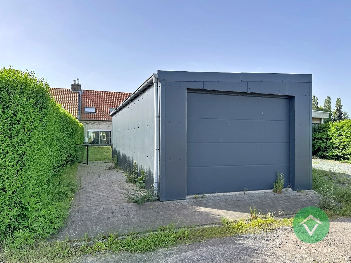 Woning met 3 slaapkamers en garage te Ichtegem 