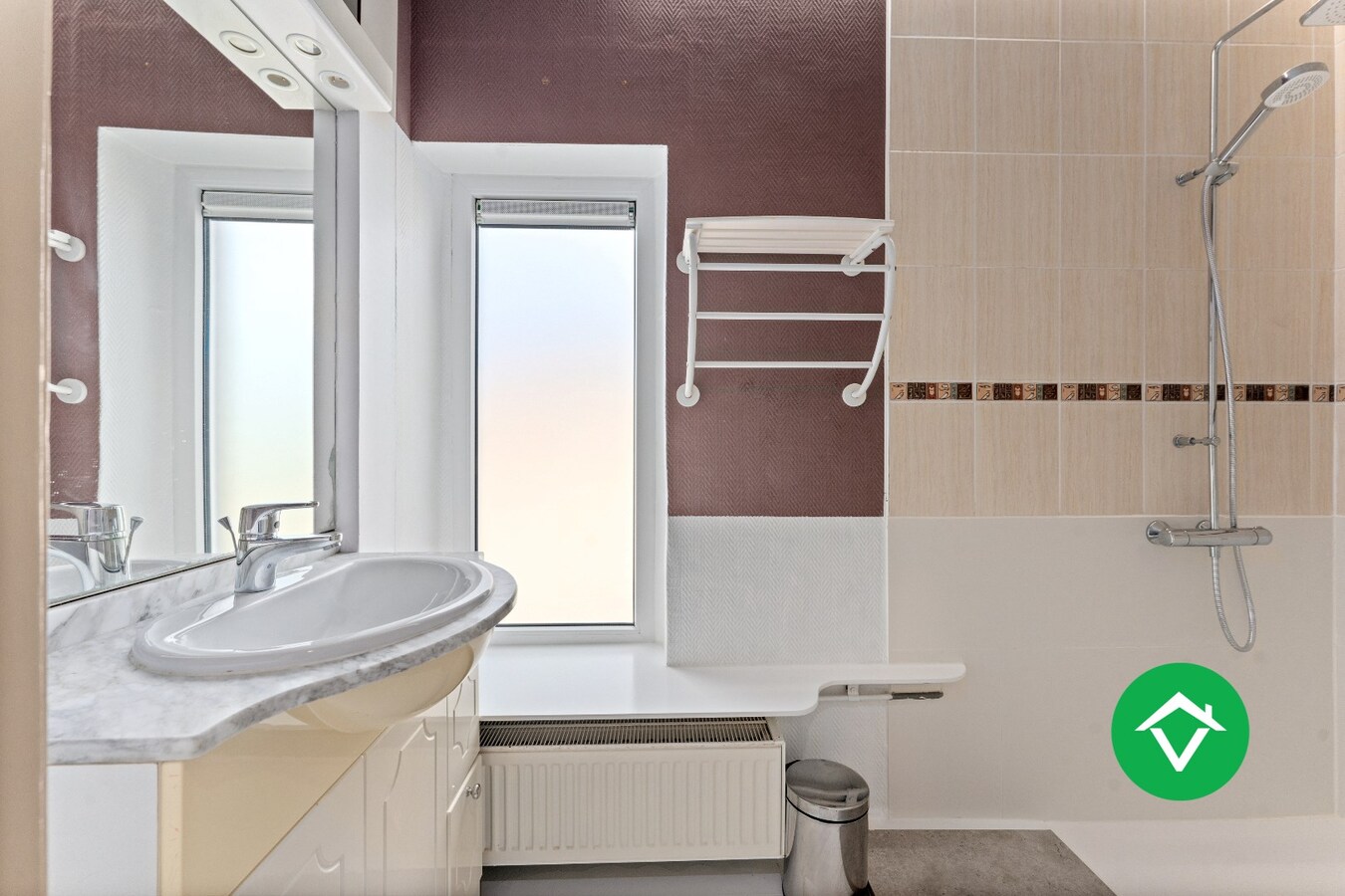 Landelijke woning met bijgebouw en zicht op de velden te koop in Vladslo 