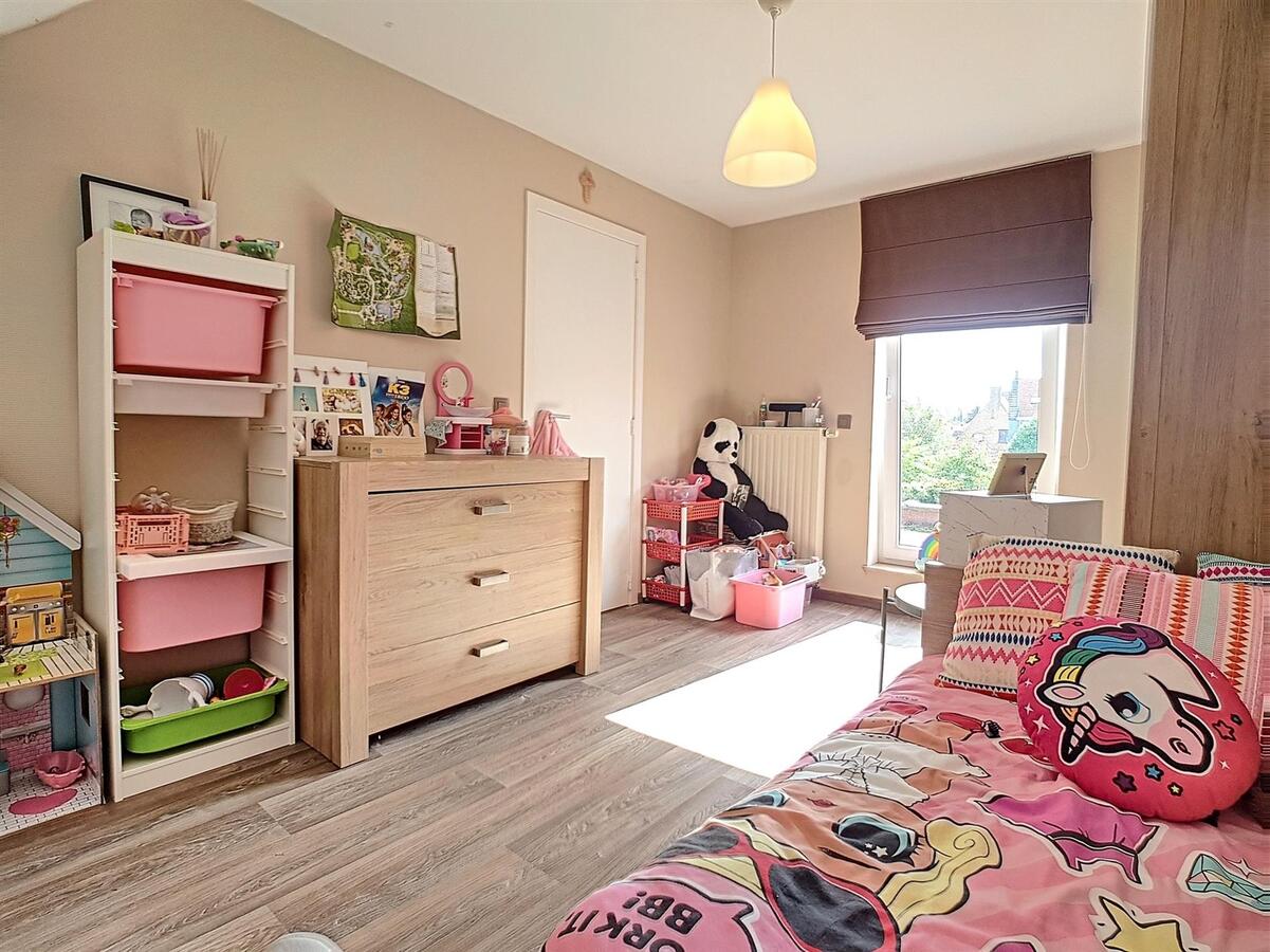 Zeer knappe gezinswoning met tuin, garage &amp; oprit - Lissewege 