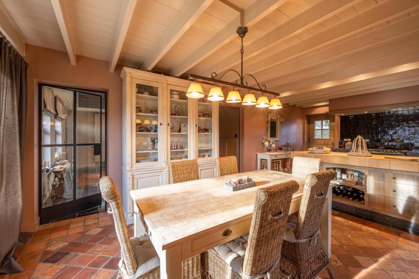 Idyllisch landhuis gelegen op 8330 m² te Ruiselede 