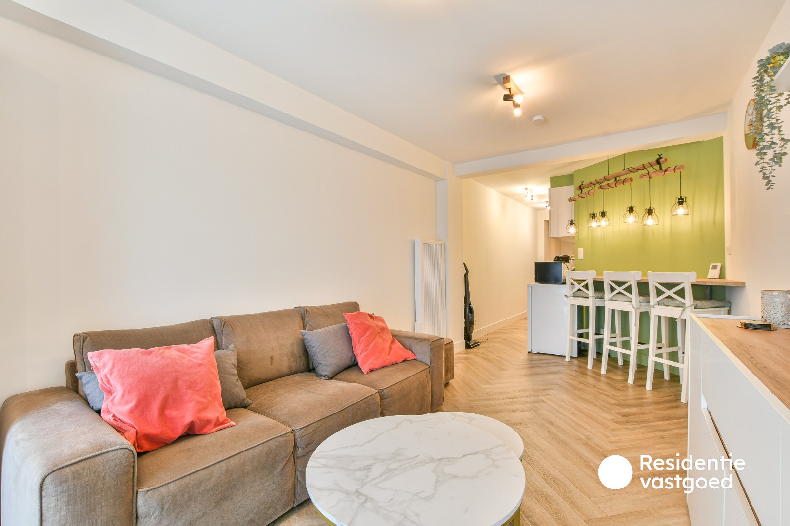 Volledig vernieuwd appartement te koop - achterkant zeedijk Wenduine! 