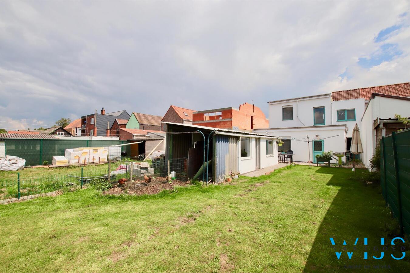 Leuke gezinswoning met 4 slaapkamers + tuin en garage te Zelzate! 