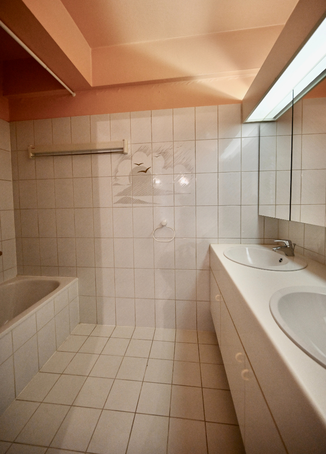 MOOI RUIM APPARTEMENT OP ZUCHT VAN CASINO EN STRAND OOSTENDE 