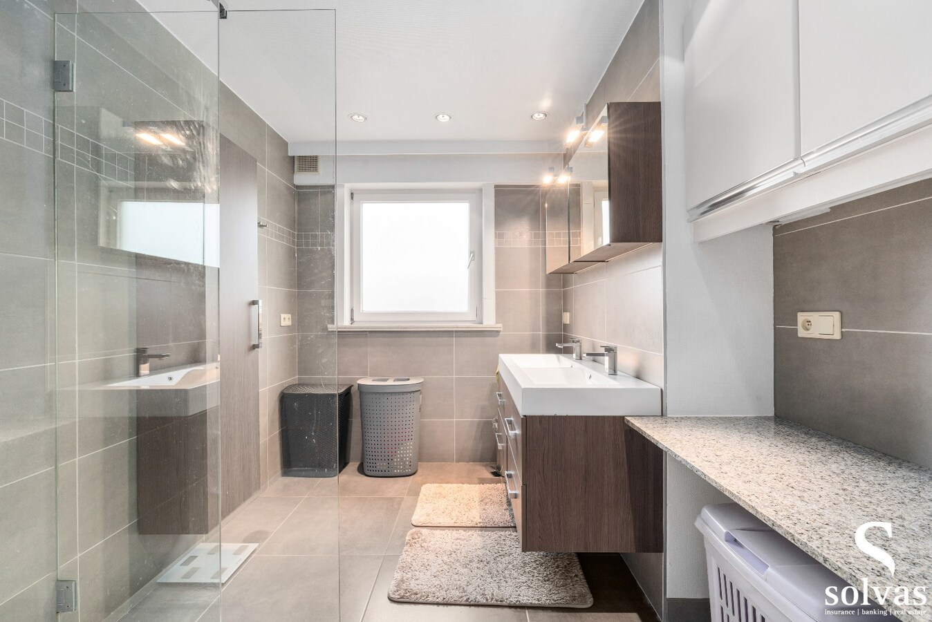 Ruime gezinswoning met grote tuin op centrale ligging in Ursel 