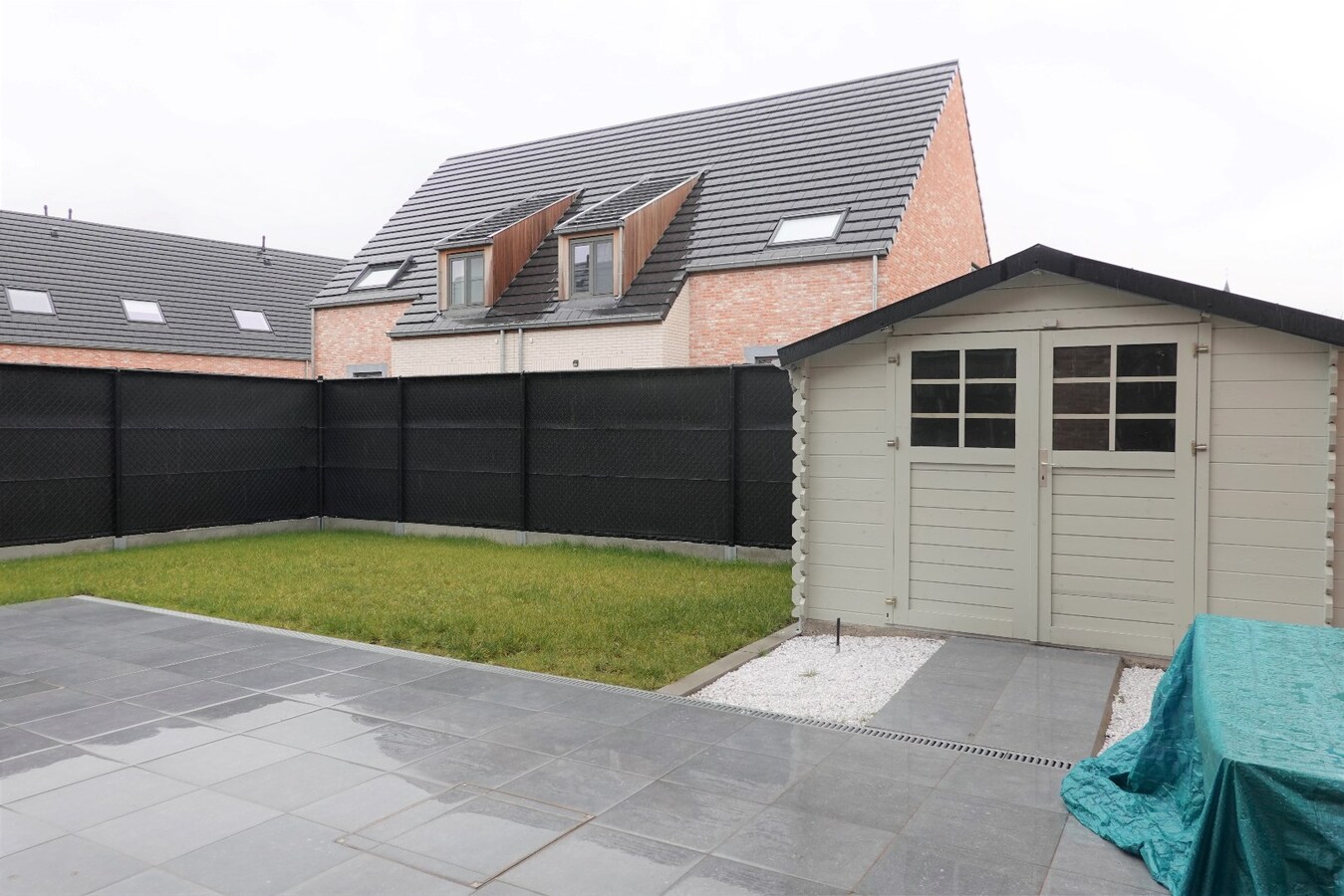 Halfopen nieuwbouw met inpandige garage 