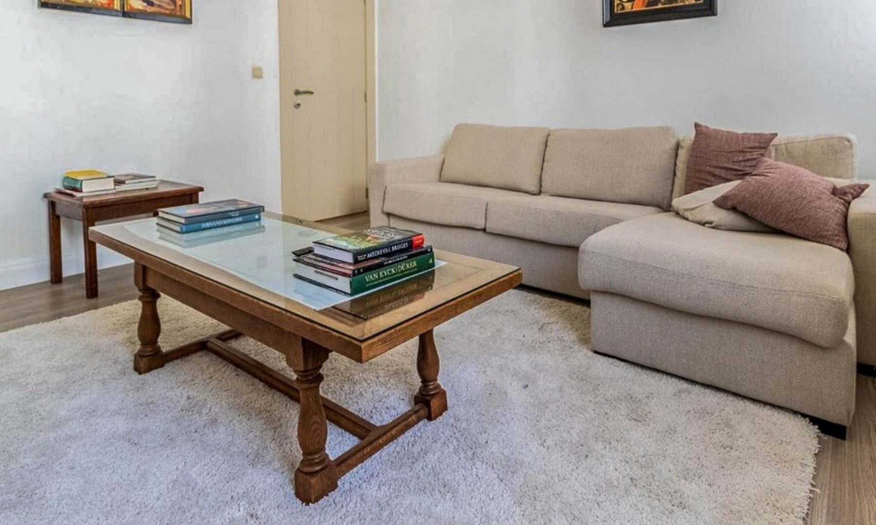 Instapklare, gemeubelde rijwoning met 3 verdiepingen te huur in Oostende 