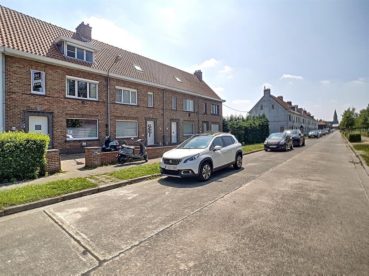 Goed gelegen woning met zonnige tuin en uitweg achteraan - Zeebrugge 