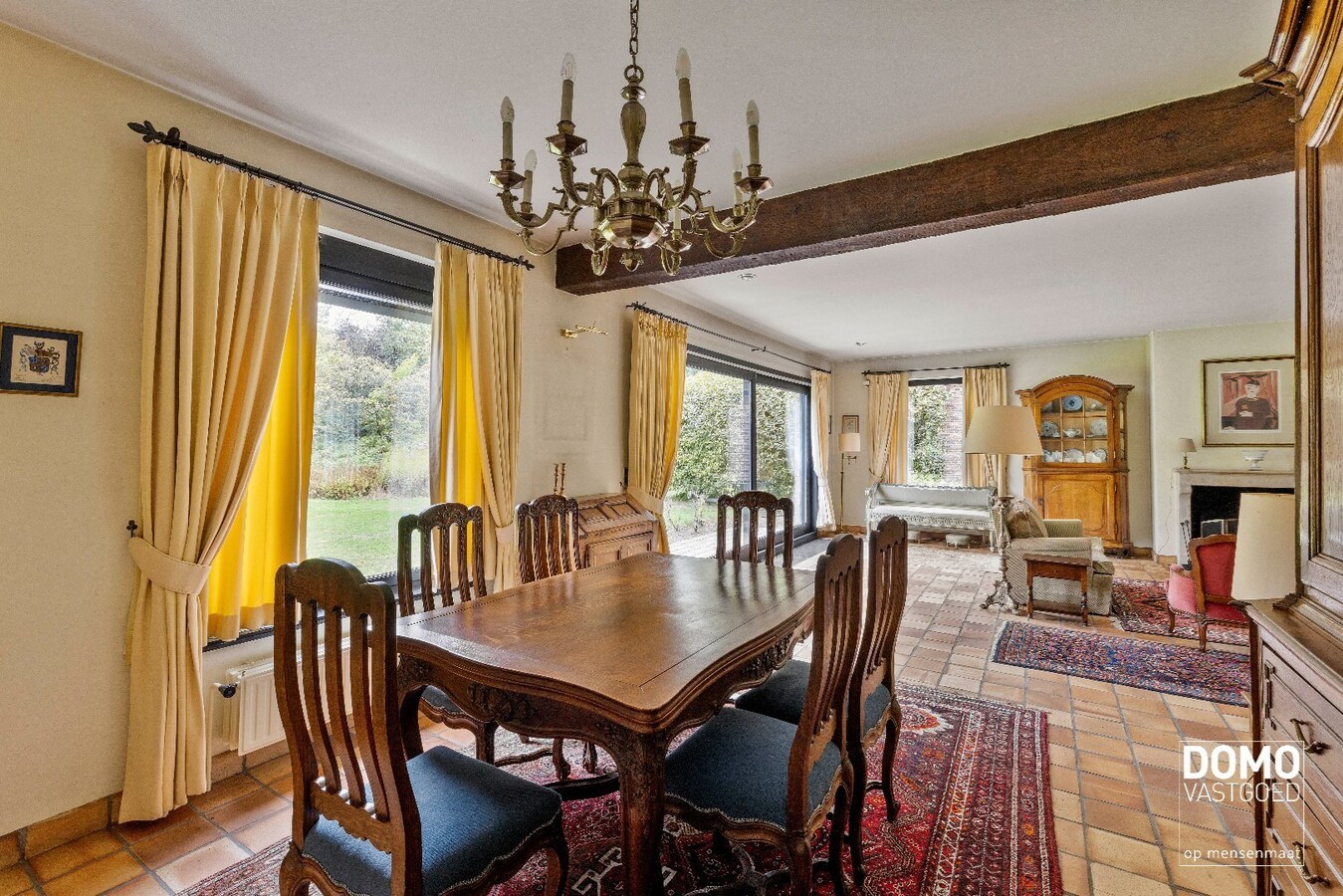 Exclusieve statige open bebouwing met zuid gerichte tuin in het centrum van Kermt (Hasselt) 