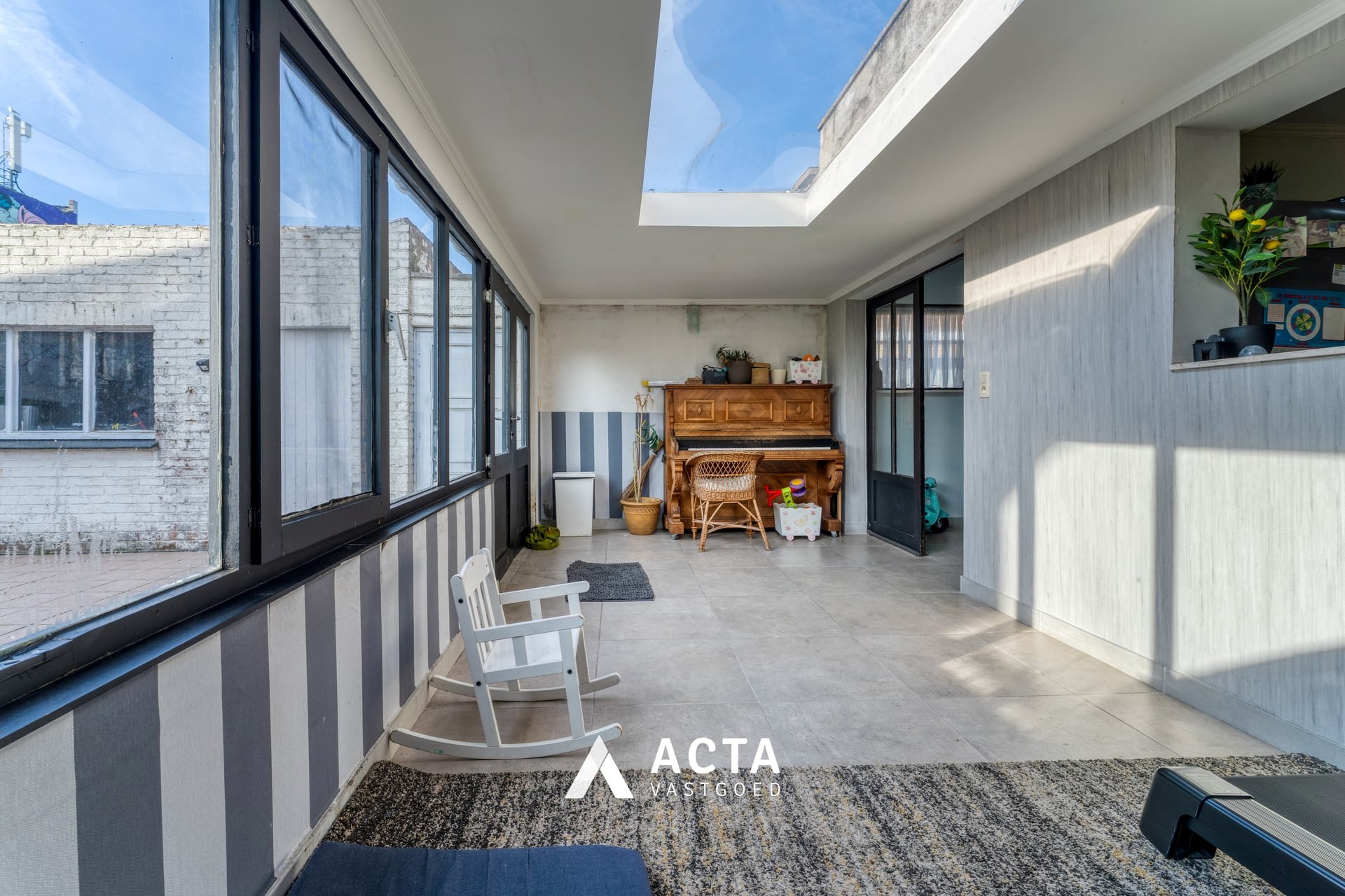 Halfopen bebouwing met vier slaapkamers in Mariakerke 