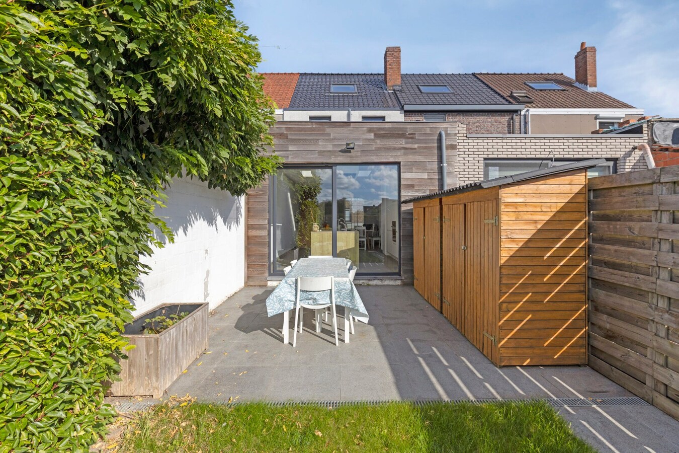 Hippe burgerwoning met gezellige zuidgerichte tuin 