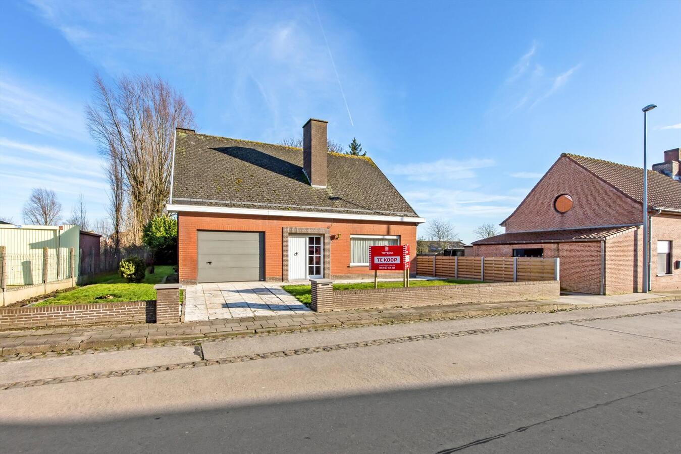 Ruime vrijstaande woning met garage op een perceel van 915 m² 