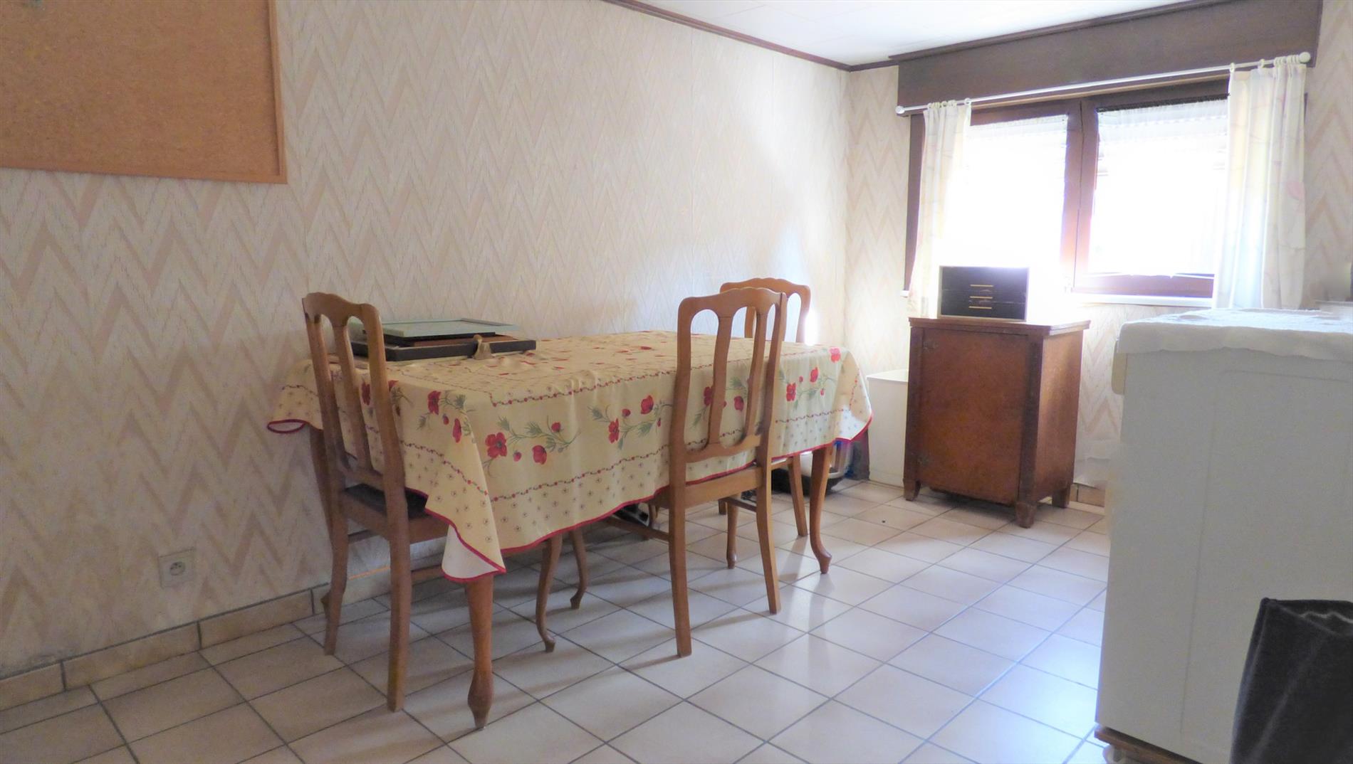 Charmante en verrassend ruime halfopen woning te Kuurne 