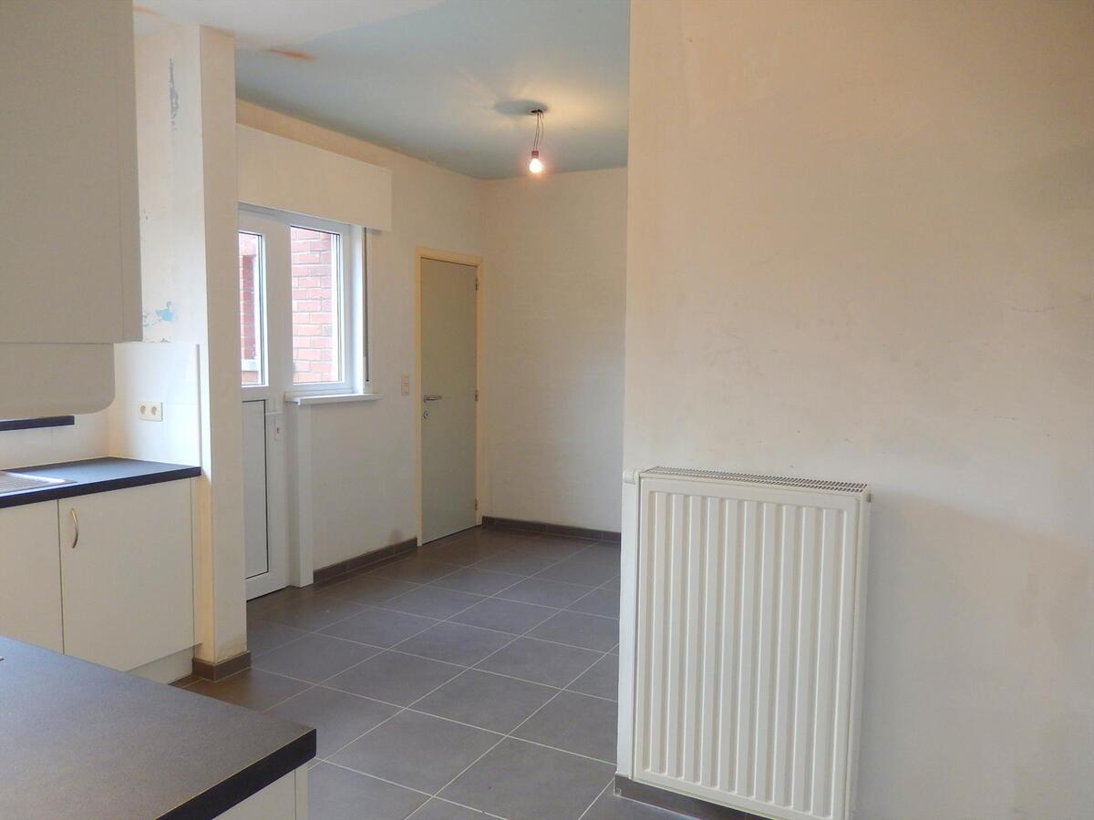Mooi vernieuwde woning met 4 slaapkamers 